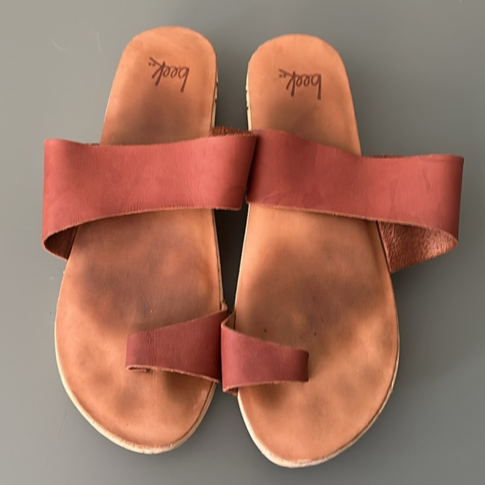 beek Women's Brown Leather Sandals